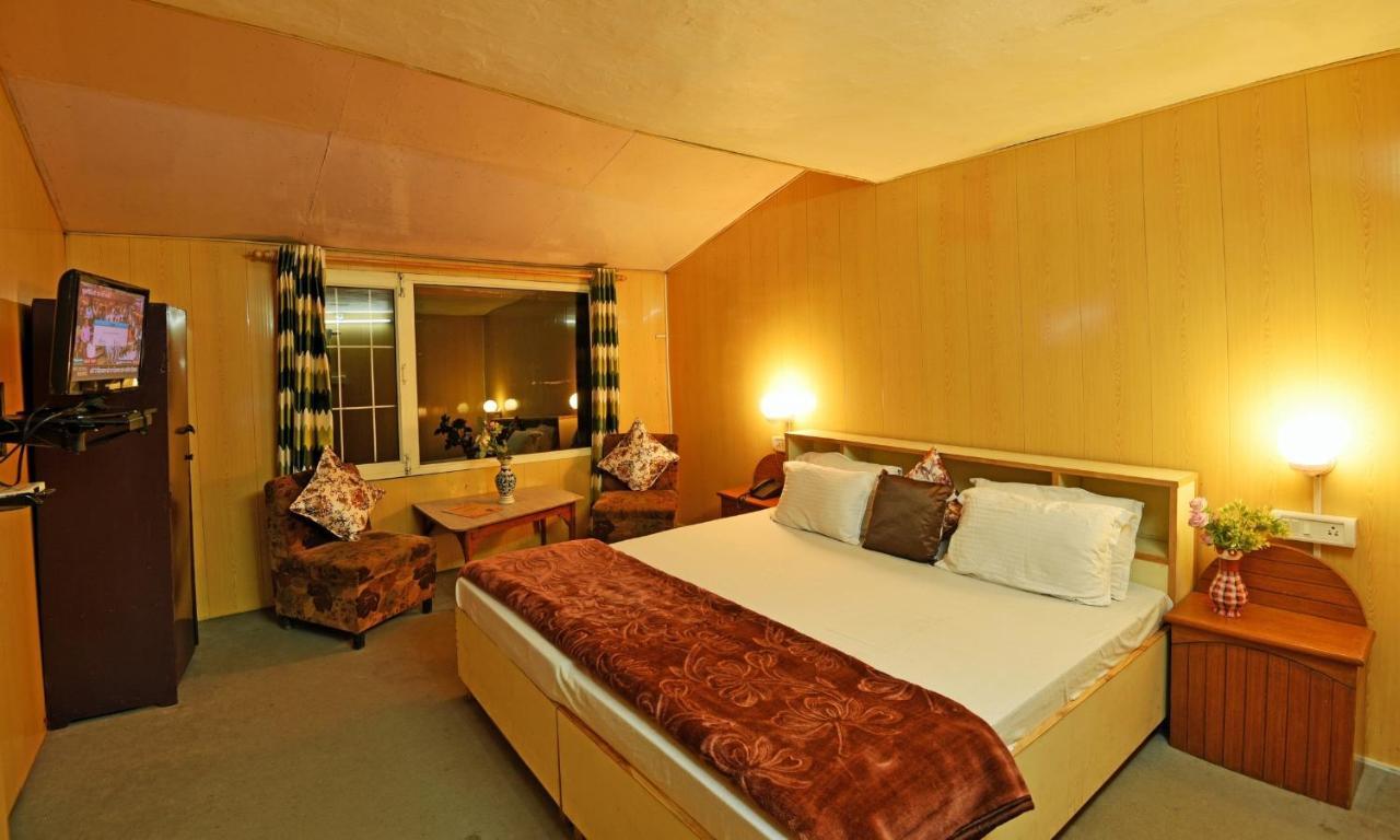 India Hotel - Lake View - Mall Road נייניטל מראה חיצוני תמונה