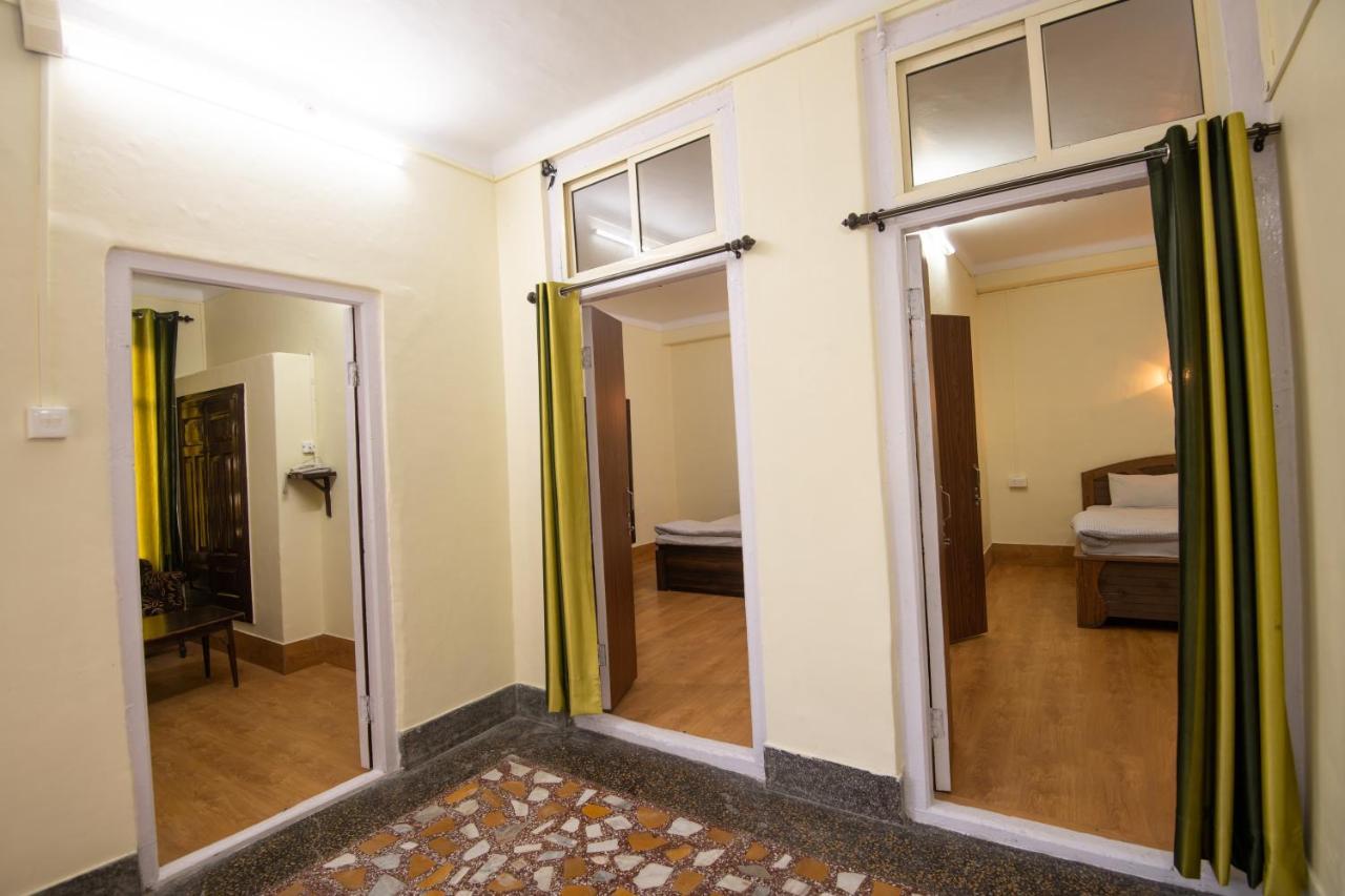 India Hotel - Lake View - Mall Road נייניטל מראה חיצוני תמונה